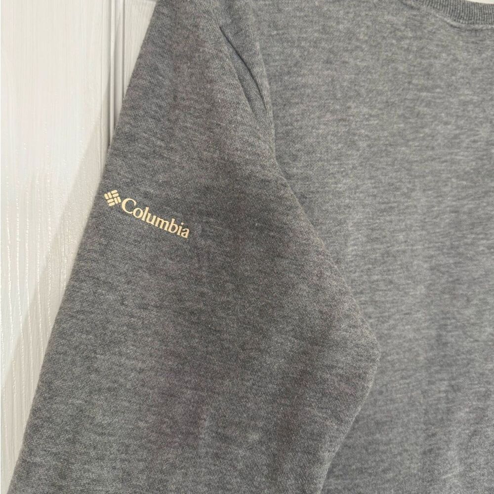 Columbia Gray Crewneck Sweatshirt with Fox in a Red Beanie - Picture 7 of 7